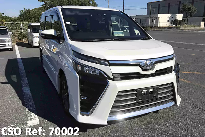 Toyota / Voxy 2017